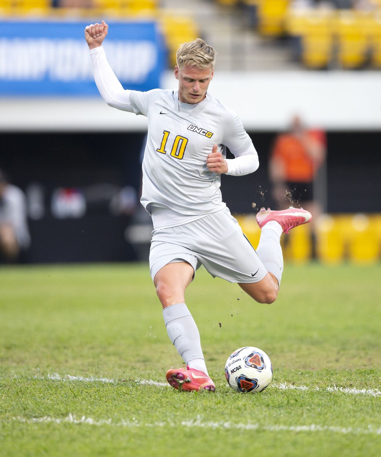 043021-gnr-spt-uncgsoccer